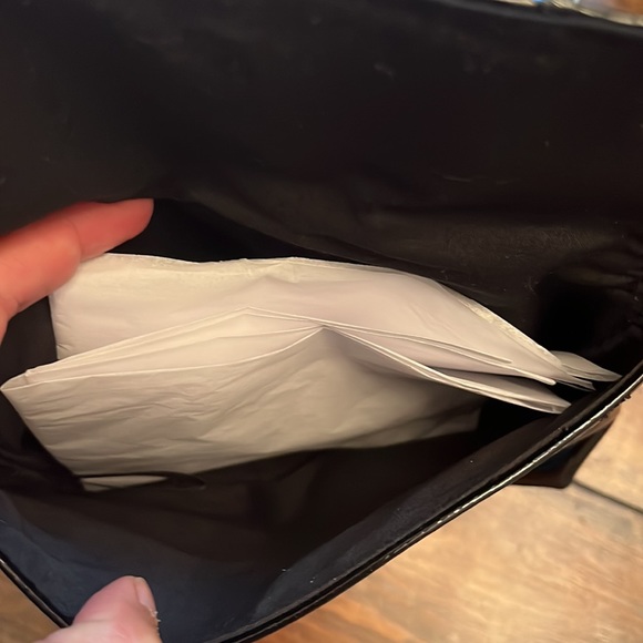 COPY - YSL makeup bag - Picture 3 of 4